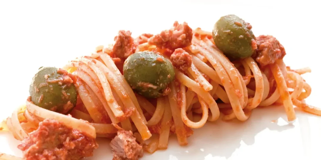 Ricetta Linguine La Molisana con olive, tonno e pomodorini