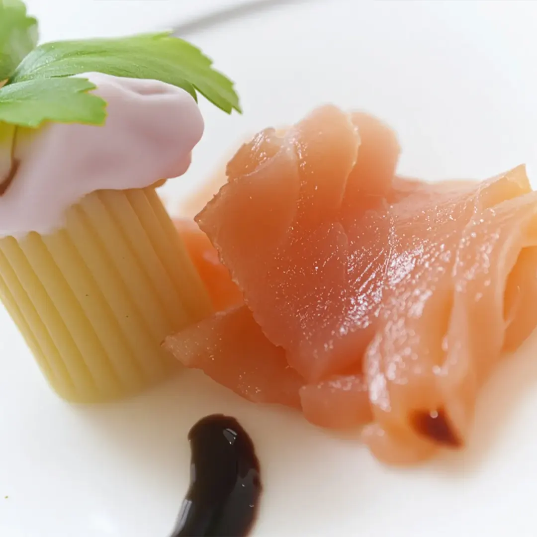 Ricetta Mezzi Rigatoni con panna cotta salmonata