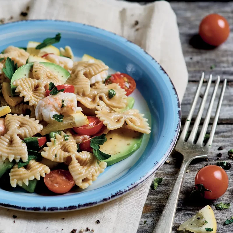 Ricetta Insalata di farfalle integrali con avocado, limone e scampetti - La Molisana