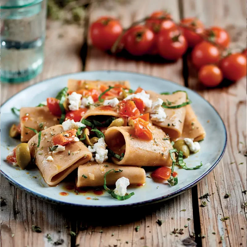Ricetta Paccheri integrali con pomodorini, ricotta di bufala e olive - La Molisana