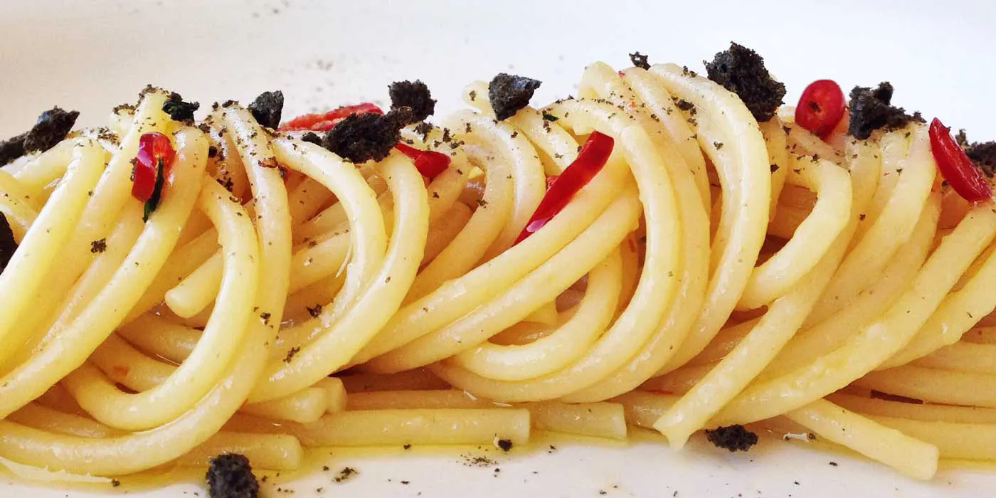 Ricetta Spaghettone aglio, olio e peperoncino affumicato - La Molisana