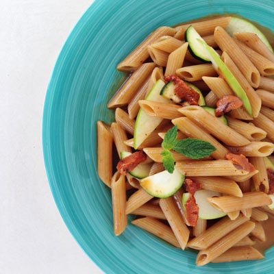 Ricetta Penne integrali con polpa di ricci, mela verde e zucchine - La Molisana