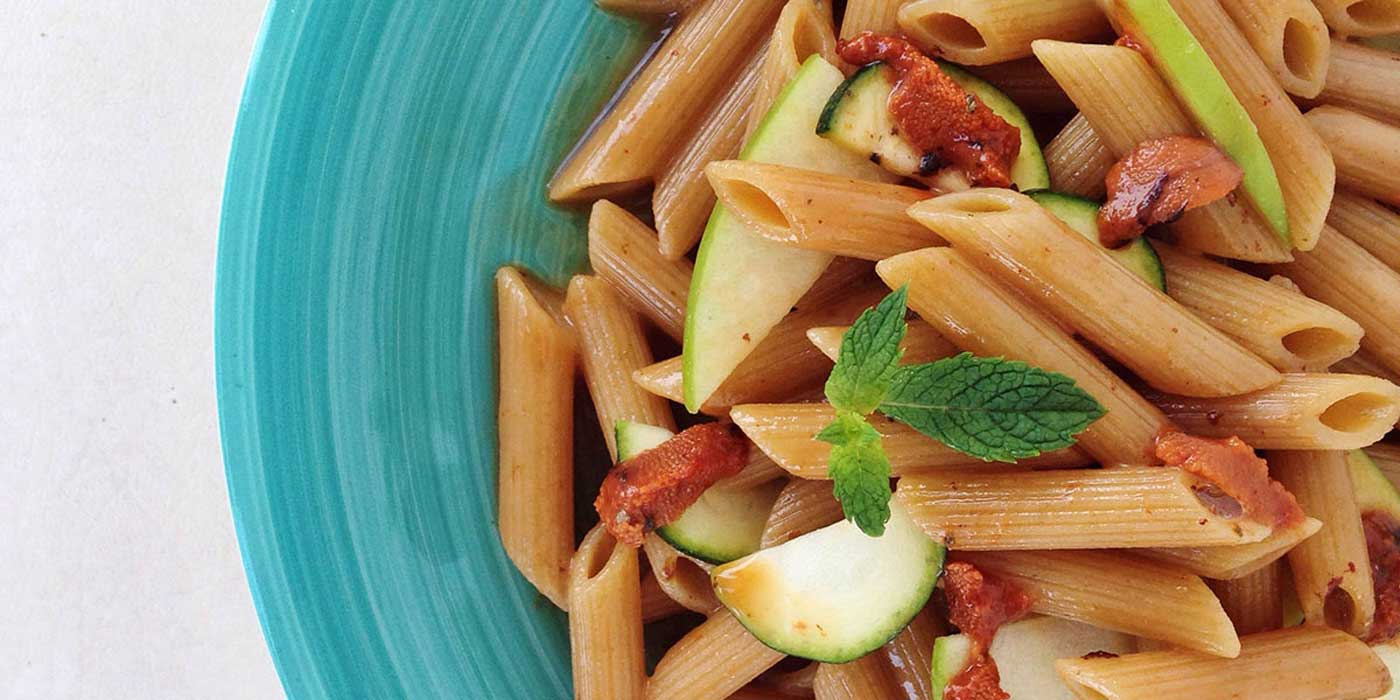 Ricetta Penne integrali con polpa di ricci, mela verde e zucchine - La Molisana