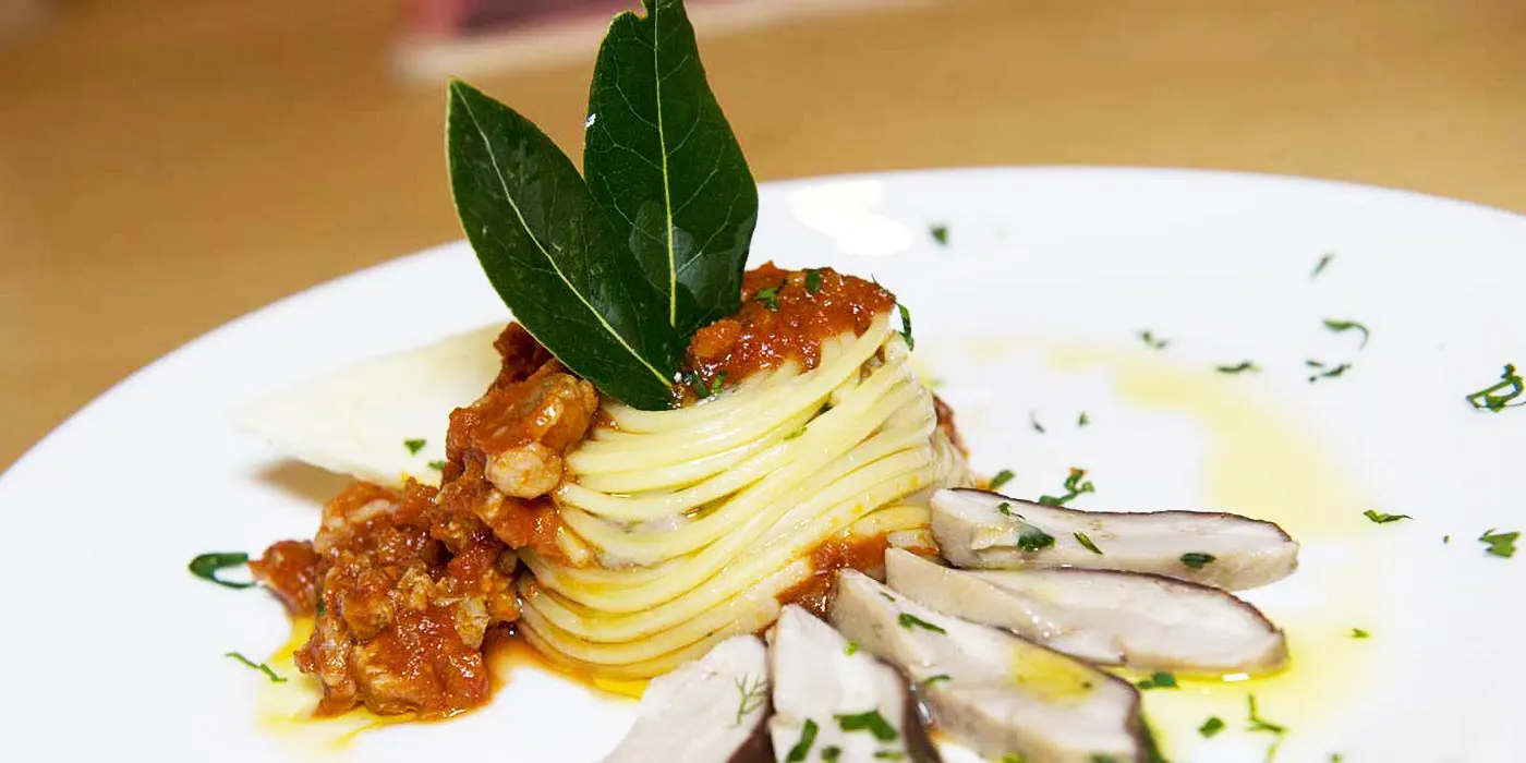 Ricetta Cupoletta di Spaghetto Quadrato al ragù calabrese e crema di funghi - La Molisana