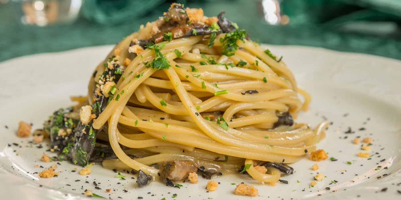 Ricetta Spaghetto Quadrato con funghi neri mantecati al Trentingrana - La Molisana