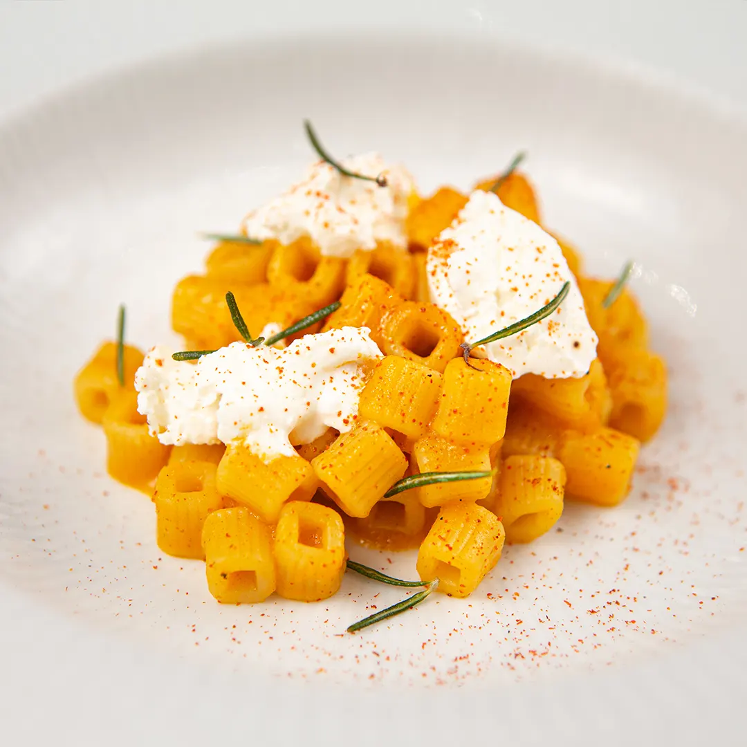 Ricetta Cubetti in crema di zucca con paprika affumicata, caprino e rosmarino fritto - La Molisana
