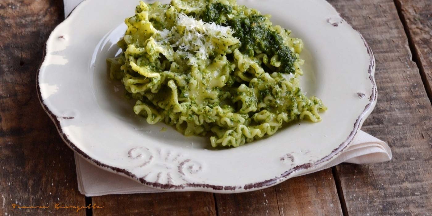 Ricetta Mafalde corte La Molisana al pesto di foglie di carota