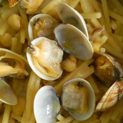 Ricetta Spaghetto Quadrato La Molisana spezzato con cicerchie, vongole e olio al limone