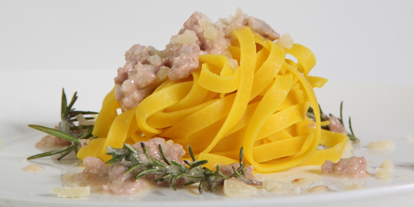 Ricetta Tagliatelle La Molisana allo Zafferano con salsiccia e Bagoss