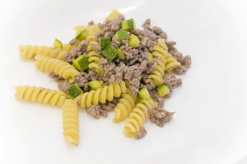 Fusilli con ragù di vitello e zucchine - Ricette La Molisana