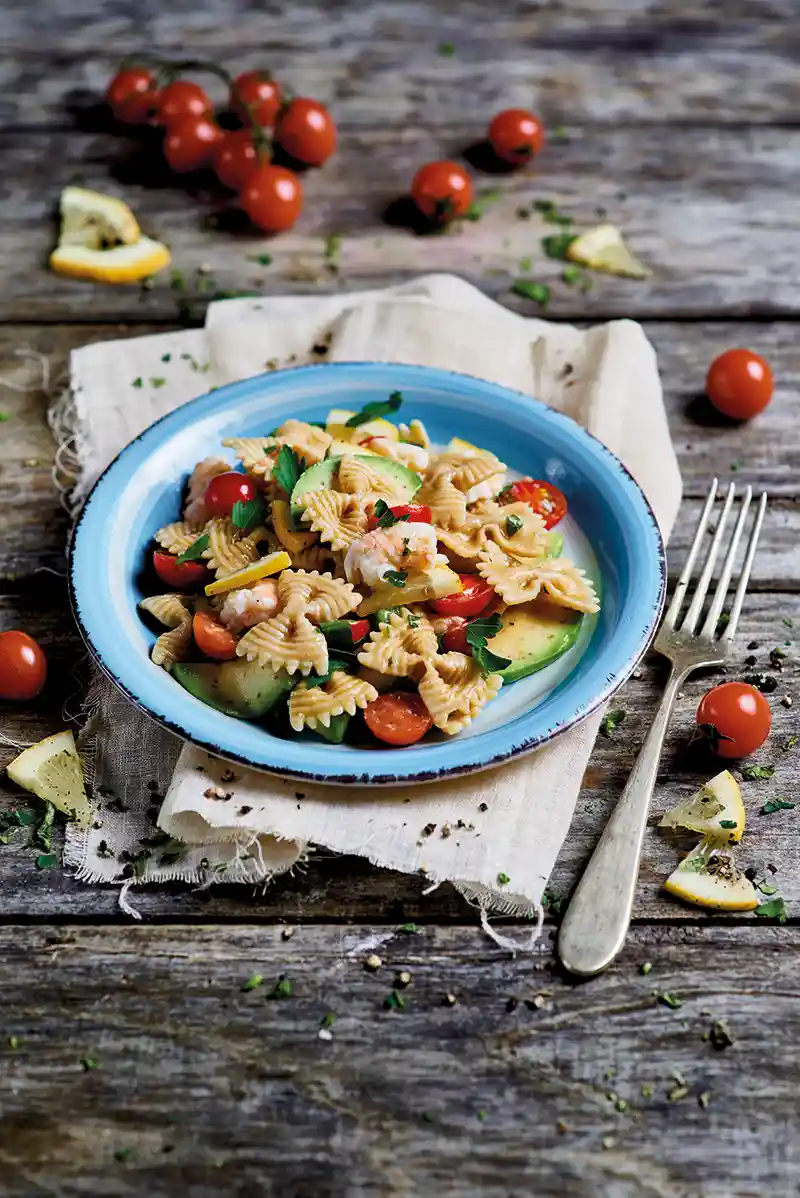 Insalata di pasta con farfalle, avocado e scampetti - Ricette La Molisana