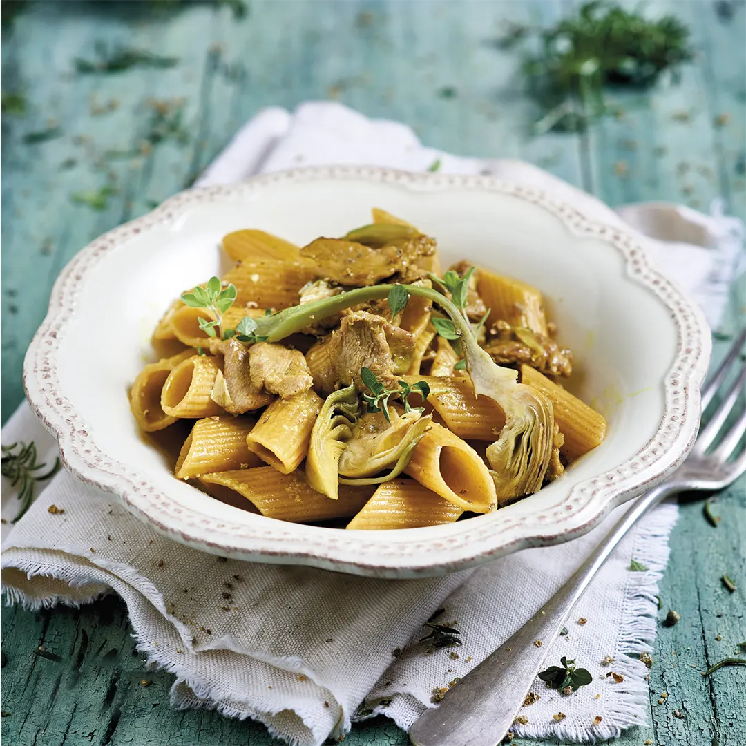 Pennoni integrali con ragù di vitello e carciofi alla curcuma - La Molisana
