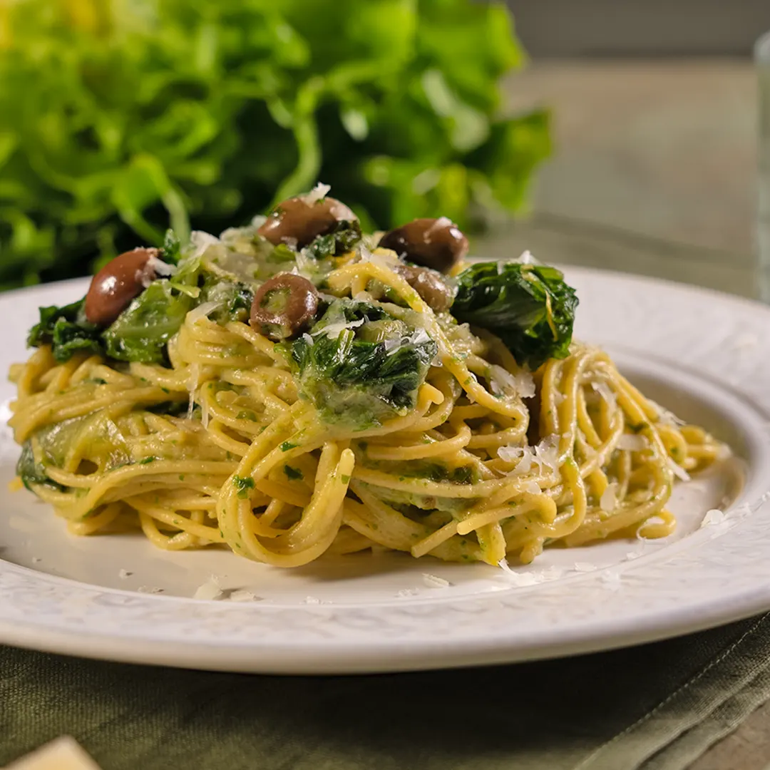 Spaghetti con scarola, olive e pecorino - Pasta La Molisana