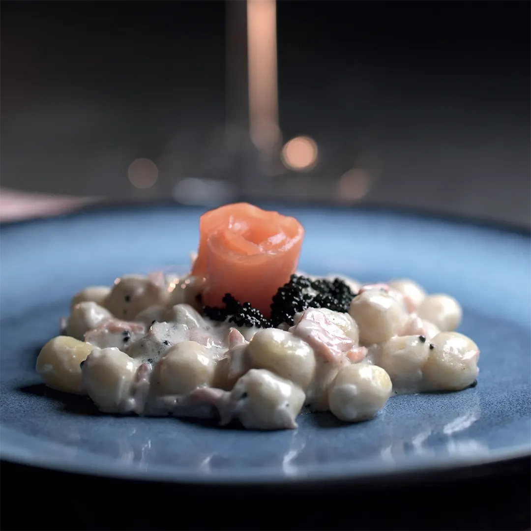 Ricetta Chicche di patate con salmone affumicato, vodka e uova di lompo - La Molisana