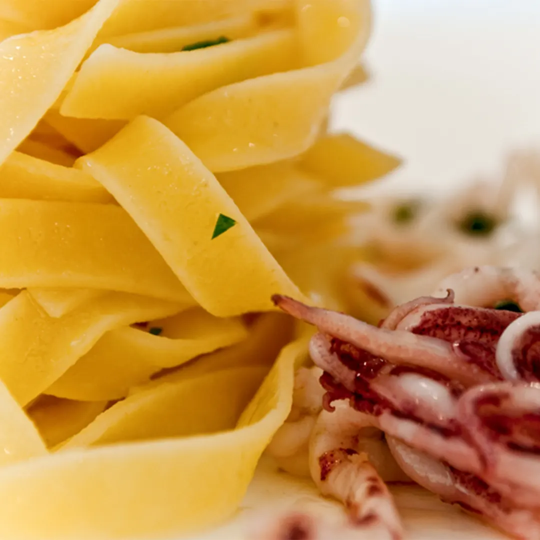 Tagliatelle all'uovo ai calamaretti - Ricette con Tagliatelle - La Molisana